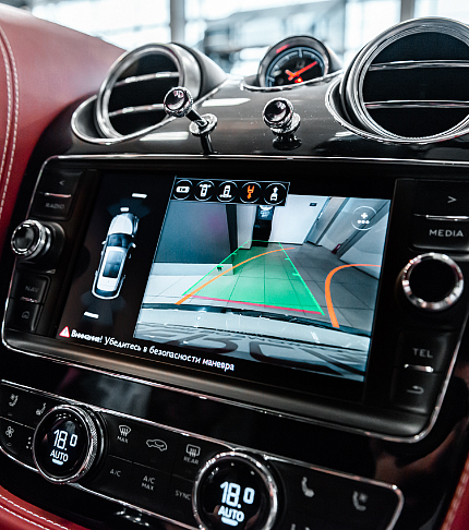 Установка камер переднего и заднего вида на Bentley