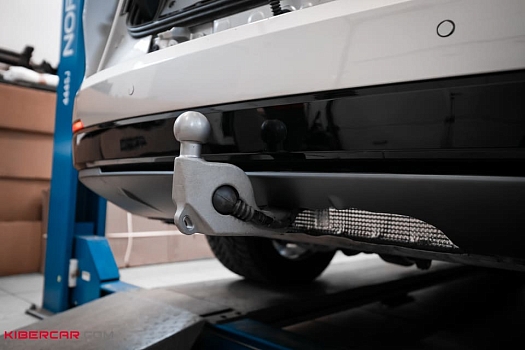 Lynk & Co 900: установка электрофаркопа