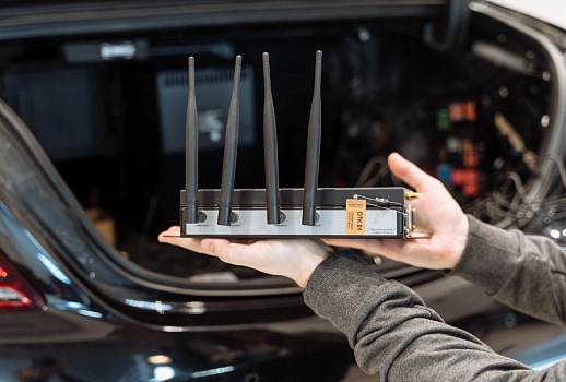 Mercedes-Benz S-Класс: установка шестисимочного Wi-Fi-роутера