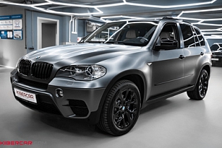 Оклейка BMW X5 матовым полиуретаном