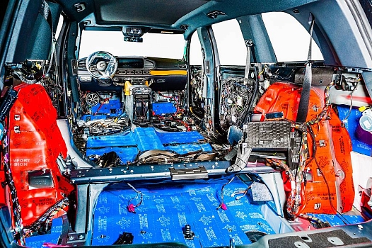 Mercedes-Benz GLS 450: полная шумоизоляция материалами премиум класса