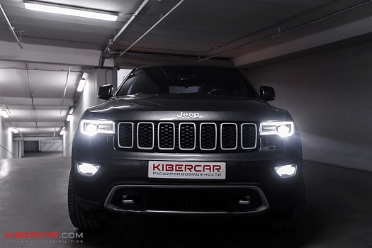 Jeep Grand Cherokee WK2: лазерные линзы в штатные крепления