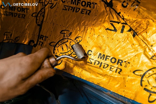 Subaru BRZ: комбо Comfort Mat + STP — легкие вибродемпферы и мощные шумопоглотители