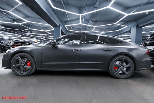 Audi A7: установка тормозной системы от Audi RS