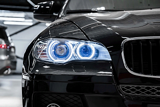 BMW X6/ X5 E71/E70: установка Bi-LED-линз и 3D «Ангельские глазки»