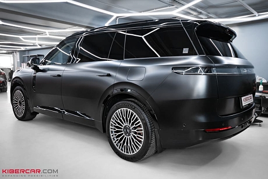 Комбинированная оклейка полиуретановой пленкой Lynk & Co 900: защита и стиль в одном проекте