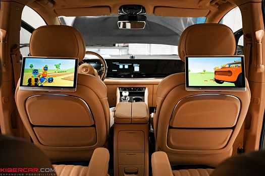 Voyah Dream: мониторы Aone для задних пассажиров