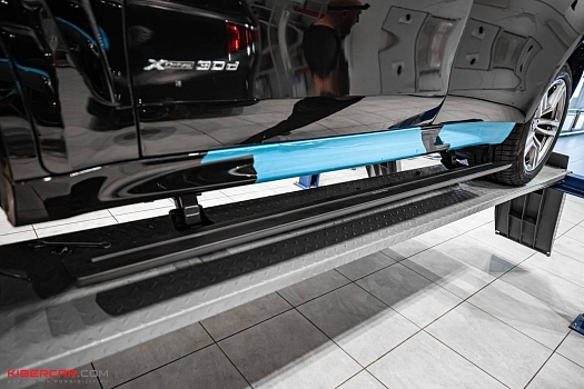 BMW X6: установка электропорогов SmartGear