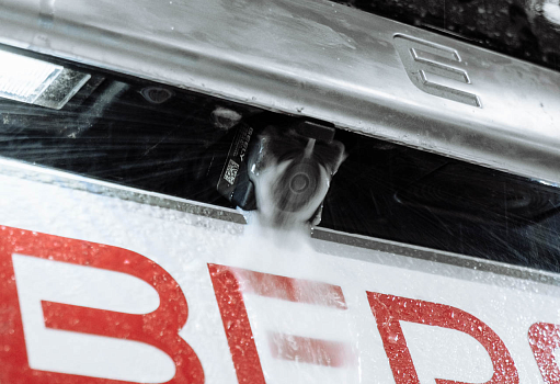 Geely Coolray: установка омывателя на камеру заднего вида