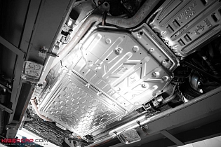 Lynk&Co 900: два варианта защиты днища