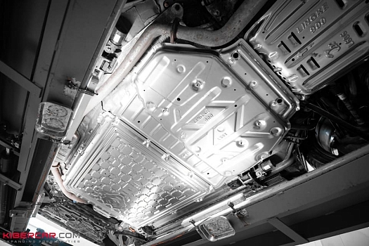 Lynk&Co 900: два варианта защиты днища