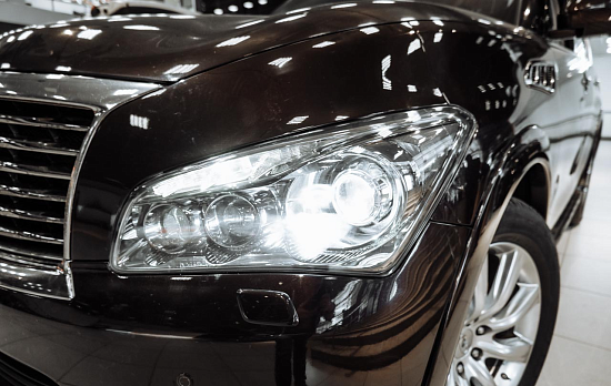 Infiniti QX80: установка Bi-LED-линз