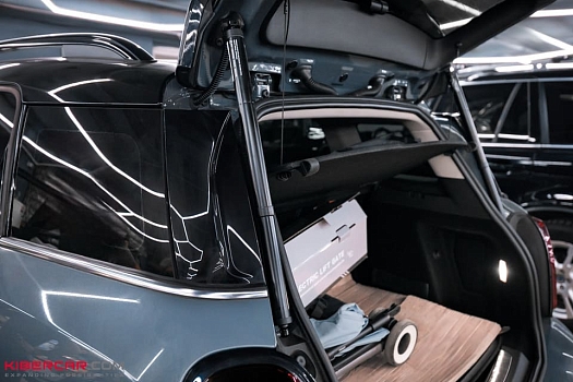 Руки заняты покупками? Электропривод багажника Mini Countryman откроет его сам!